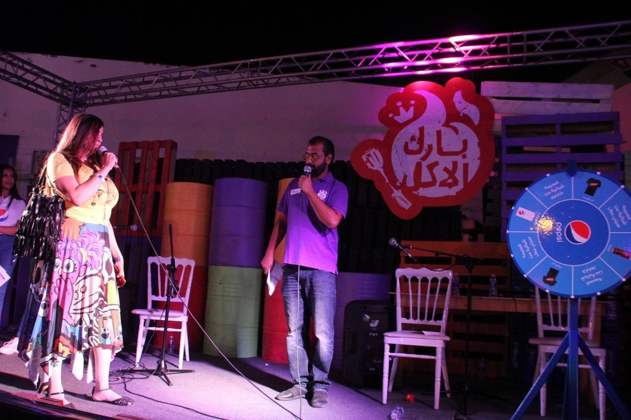 احيا الفنان الأردني محمد رمضان امسية غنائية فنية في “بارك الأكل” 