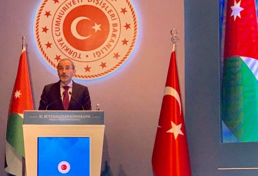 وزير الخارجية وشؤون المغتربين ايمن الصفدي يحاضر في المؤتمر الحادي عشر للسفراء الأتراك