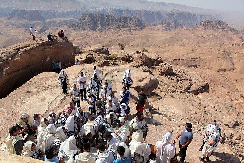 اهالي البتراء يمنعون مشاركين من تنفيذ وقفة احتجاجية  بالمنطقة
