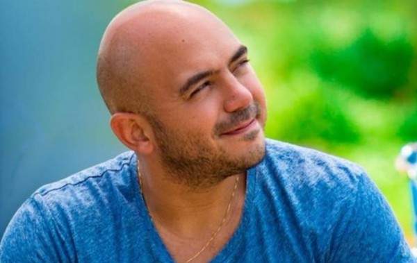 محمود العسيلي يفاجئ إحدى المعجبات بحضور زفافها