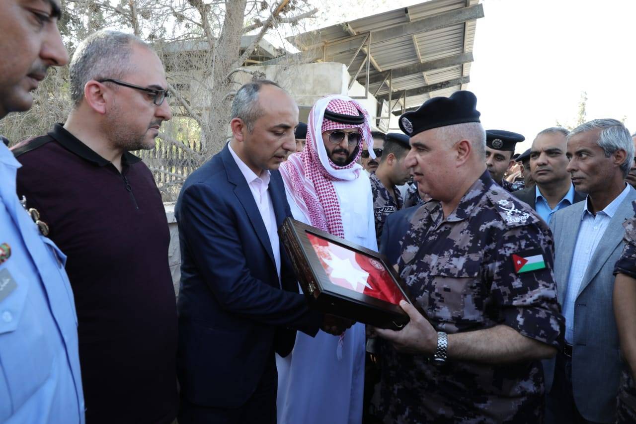 مندوباً عن جلالة الملك مدير عام الدفاع المدني يعزي بوفاة اللواء المتقاعد ذيب المعاني