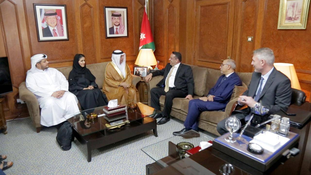سفير الإمارات لدى الأردن يرافقه وفد اكسبو 2020 دبي يلتقون وزراء ومسؤولين في المملكة