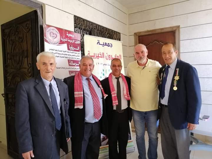 يوم طبي مجاني لجمعية القلوب الرحيمة في محافظة جرش بحضور فريق طبي متكامل .