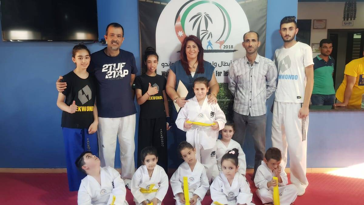 مركز أبطال الأزرق للتايكوندو يسلم الاحزمة الصفراء لمستحقيها