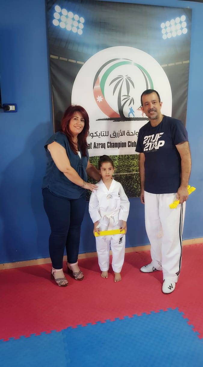 مركز أبطال الأزرق للتايكوندو يسلم الاحزمة الصفراء لمستحقيها