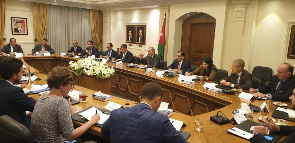 الصفدي يؤكد على ضرورة اتخاذ المجتمع الدولي خطوات فاعلة وسريعة للضغط على إسرائيل لوقف انتهاكاتها للمقدسات في القدس المحتلة 