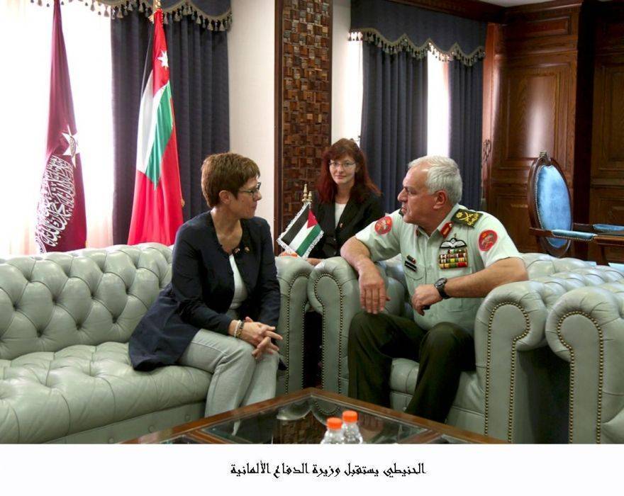 الحنيطي يستقبل وزيرة الدفاع الألمانية