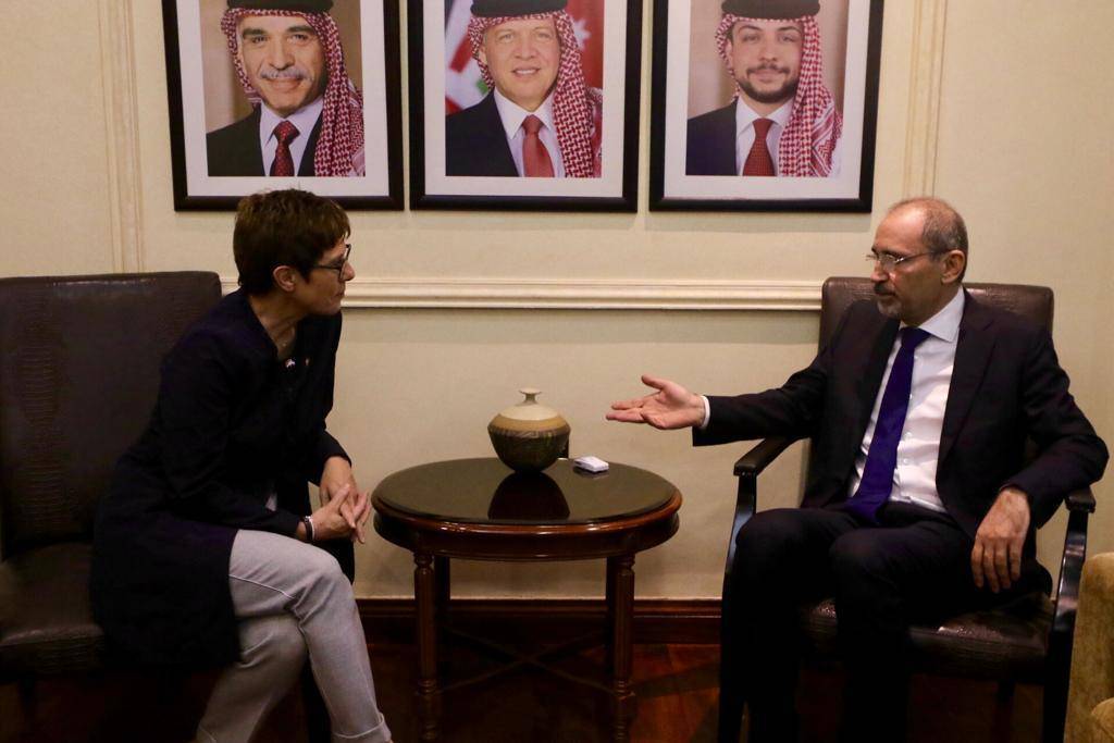 الصفدي يستقبل وزيرة الدفاع الألمانية أنغريت كرامب - كارنباور 
