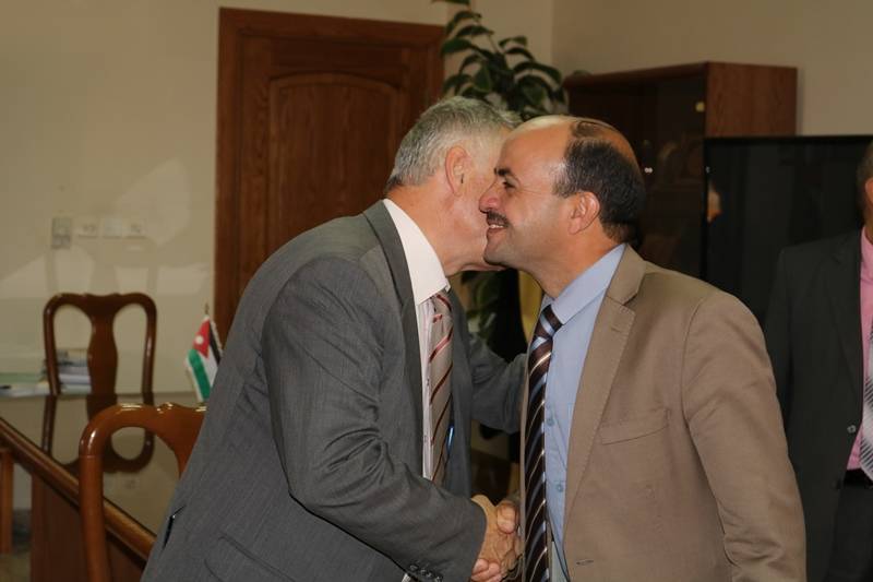 تبادل التهاني بمناسبة عيد الأضحى في جامعة الحسين بن طلال