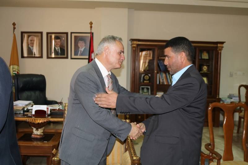 تبادل التهاني بمناسبة عيد الأضحى في جامعة الحسين بن طلال