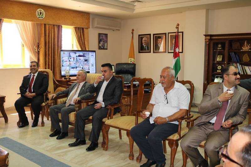 تبادل التهاني بمناسبة عيد الأضحى في جامعة الحسين بن طلال