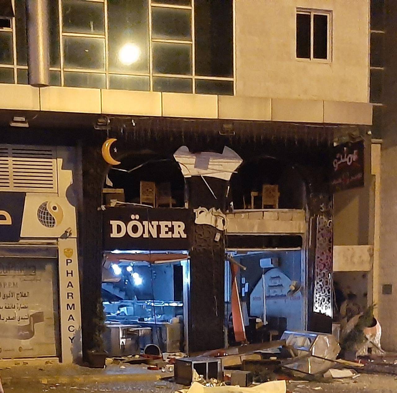 انفجار اسطوانة غاز في أحدالمطاعم بشارع المدينة المنورة 
