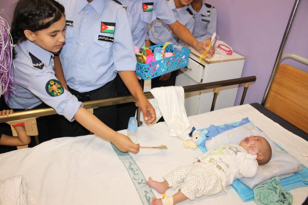 زيارة مبادرة الشرطي الصغير الى مستشفى النديم ومركز امن مادبا الشرقي 