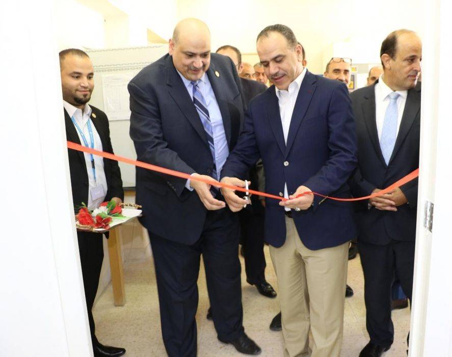وزير الزراعة يفتتح وحدة التشخيص الامراض البكتيرية