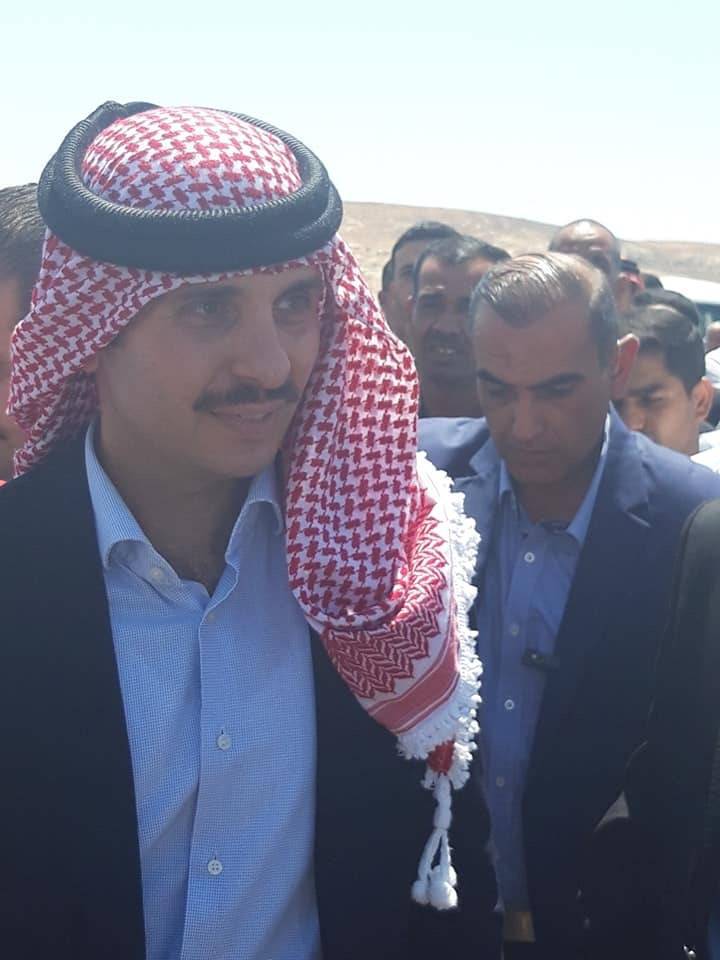 سمو الأمير حمزة بن الحسين يشارك في تشييع جثمان الباشا صابر المهايره