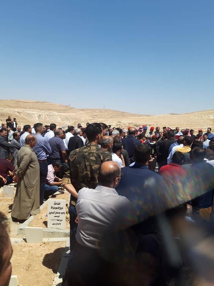سمو الأمير حمزة بن الحسين يشارك في تشييع جثمان الباشا صابر المهايره