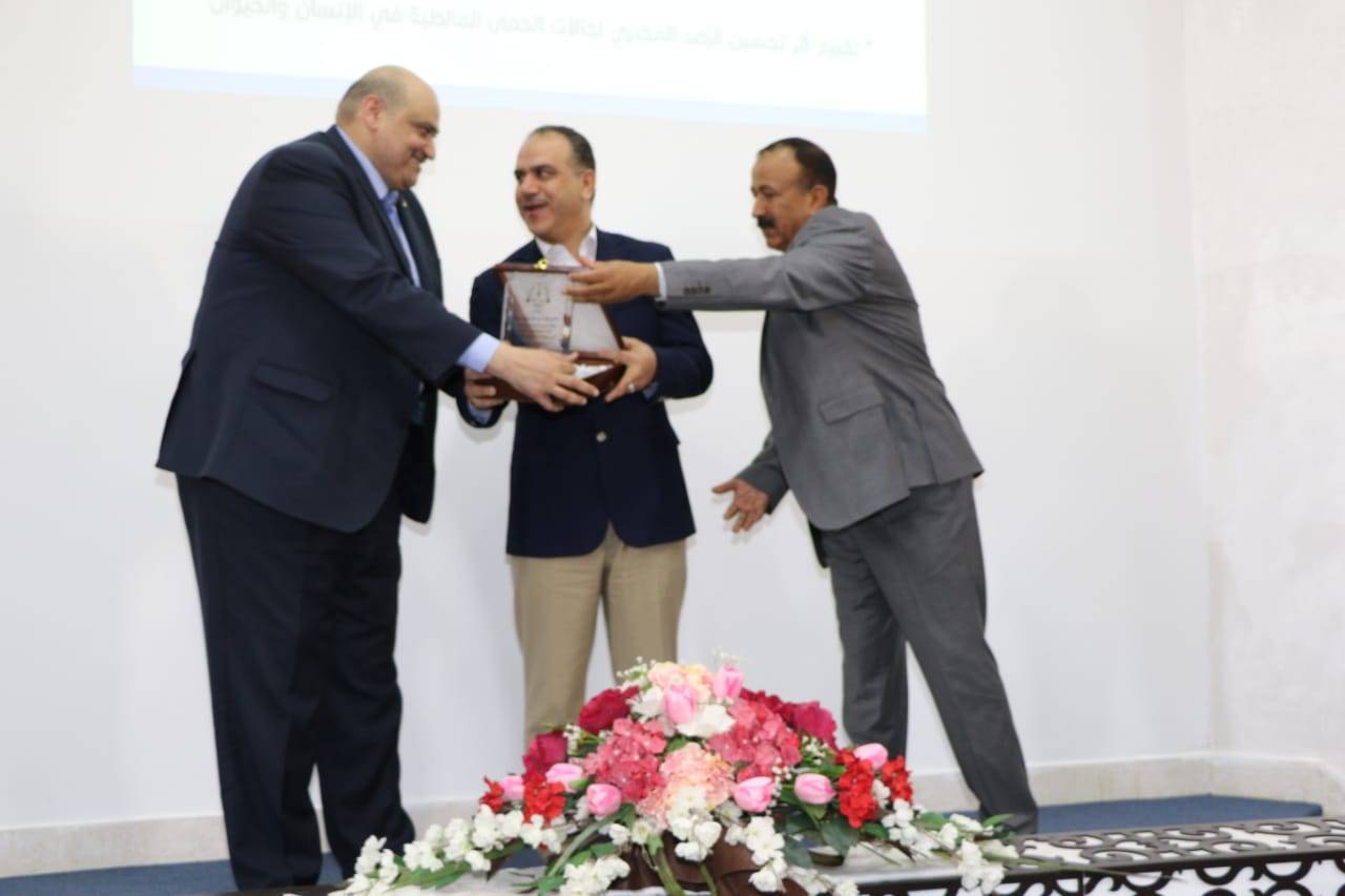 وزير الزراعة يفتتح وحدة التشخيص الامراض البكتيرية