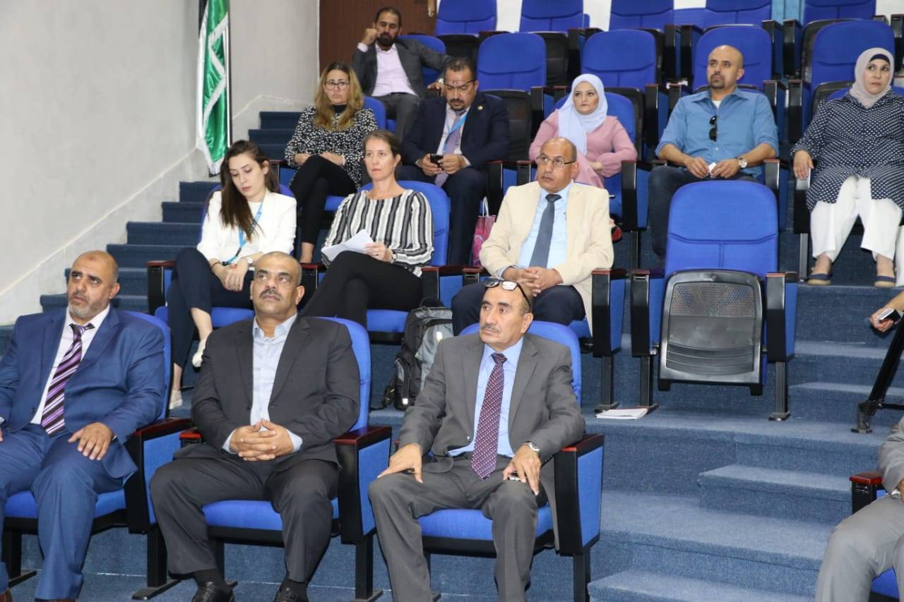 وزير الزراعة يفتتح وحدة التشخيص الامراض البكتيرية