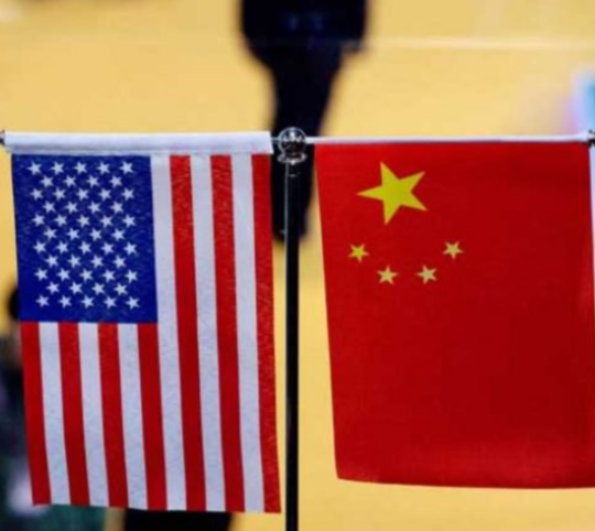 ترمب يفرض رسوم جمركية اضافية على البضائع الصينية