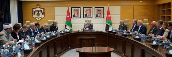 الملك يترأس جانبا من جلسة مجلس الوزراء التي تعقد الان 