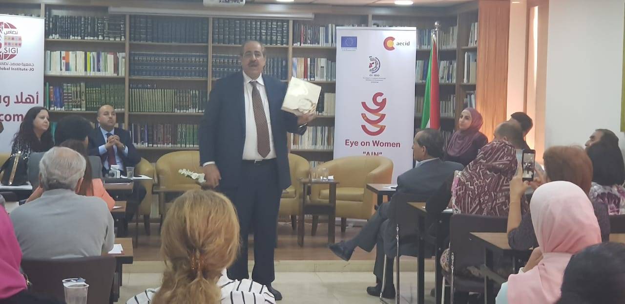 حازم قشوع يحاضر عن الحياة الحزبية الأردنية
