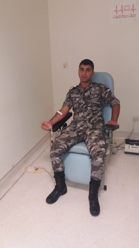 الدرك يستجيب لمناشدة مواطنة بحاجة للدم في العقبة
