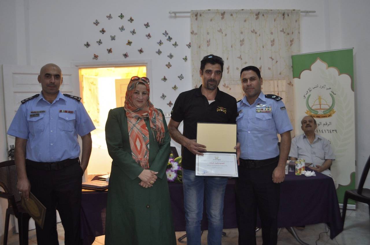 جمعية عبق النور تخرج طلاب النادي الصيفي من مبادرة الشرطي الصغير 