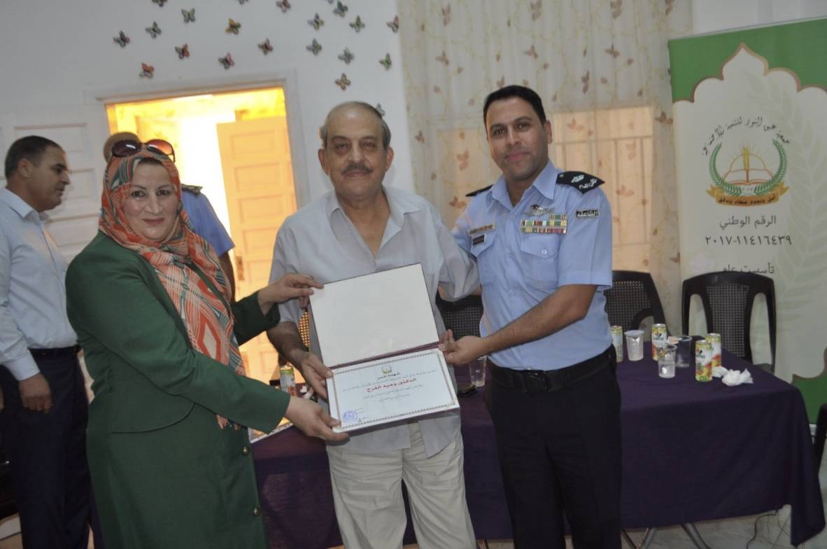 جمعية عبق النور تخرج طلاب النادي الصيفي من مبادرة الشرطي الصغير 