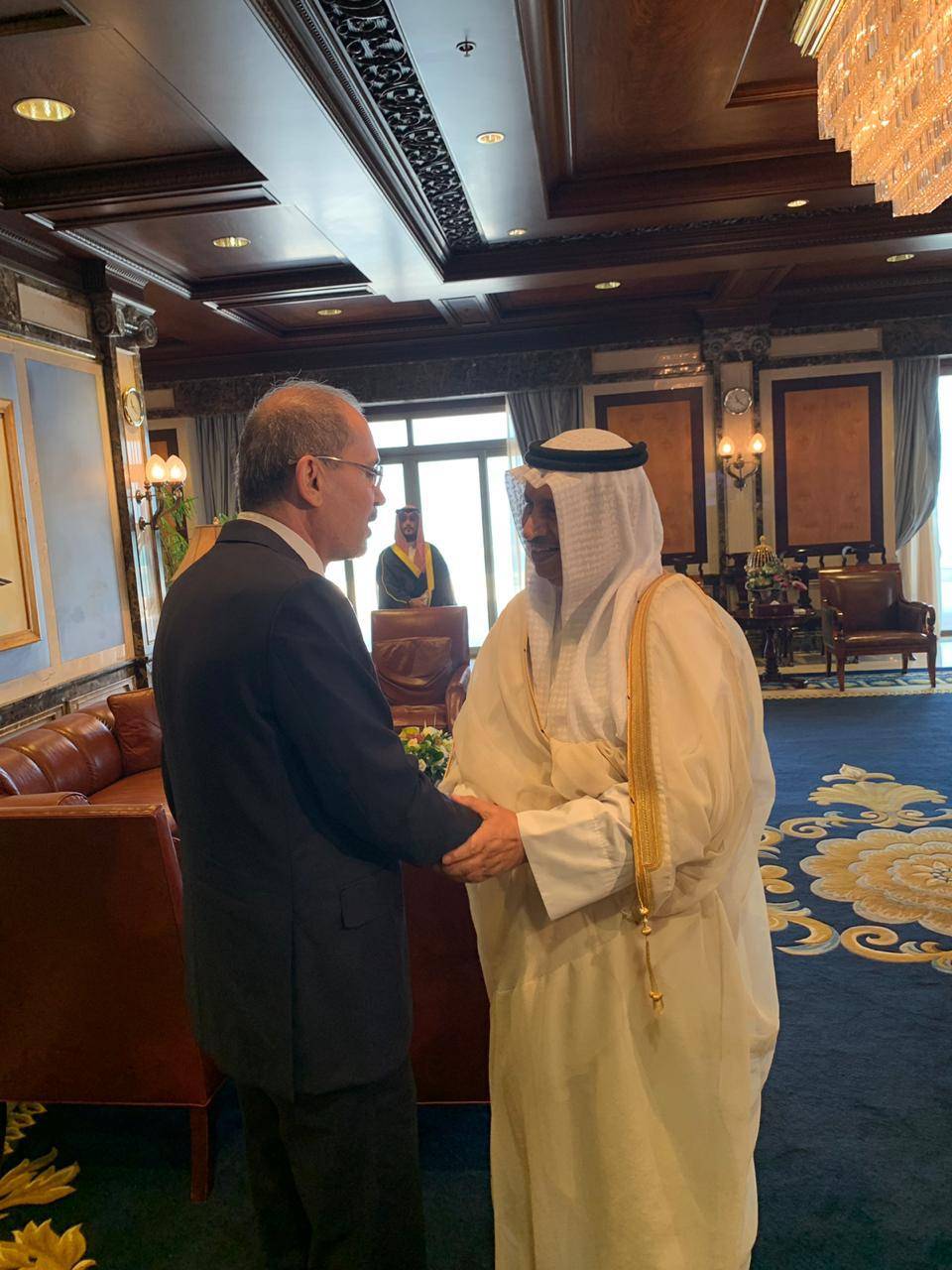 رئيس مجلس الوزراء الكويتي سمو الشيخ جابر مبارك الحمد الصباح يلتقي وزير الخارجية وشؤون المغتربين ايمن الصفدي