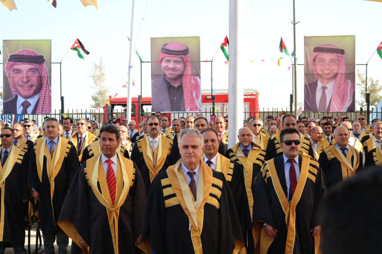 جامعة الحسين بن طلال تحتفل بتخريج الفوج العشرين 