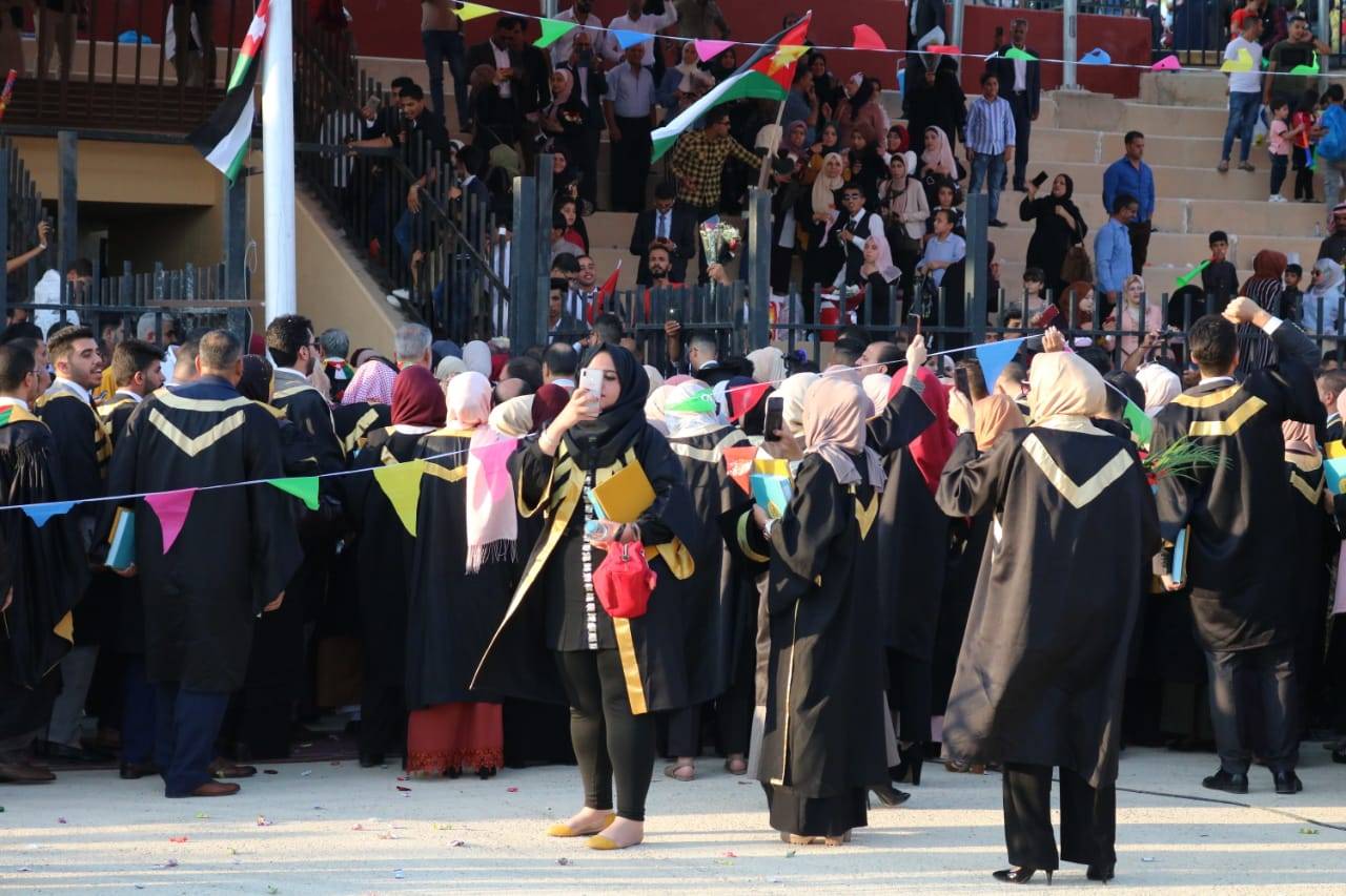 جامعة الحسين بن طلال تحتفل بتخريج الفوج العشرين 