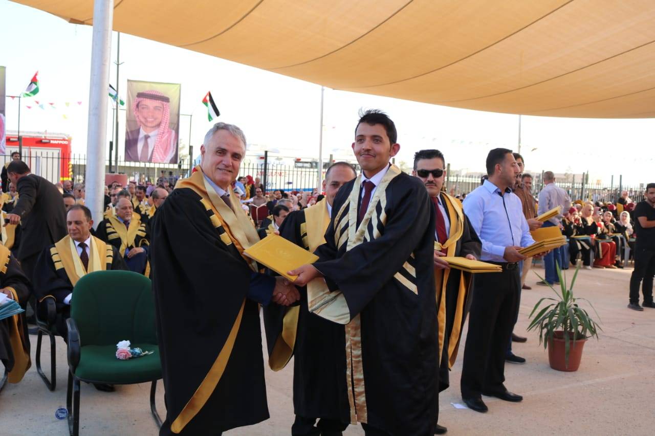 جامعة الحسين بن طلال تحتفل بتخريج الفوج العشرين 