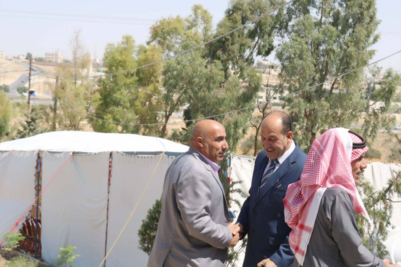 أجتماع تشاوري لرؤوساء بلديات الباديـــة الأردنية ( الشمالية ، الوسطى ، الجنوبية ) في قاعة بلدية لــــواء الموقـــر .