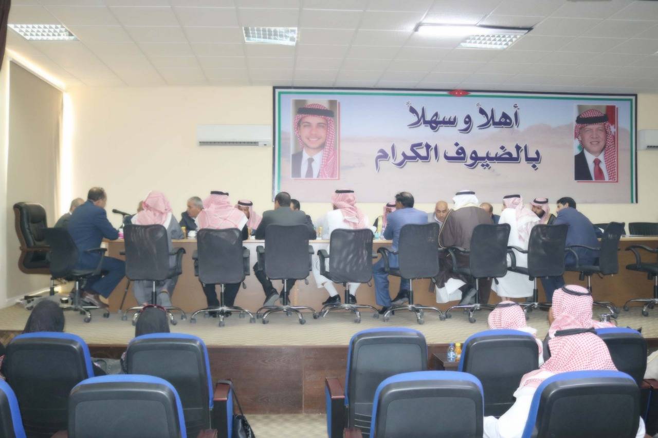 أجتماع تشاوري لرؤوساء بلديات الباديـــة الأردنية ( الشمالية ، الوسطى ، الجنوبية ) في قاعة بلدية لــــواء الموقـــر .