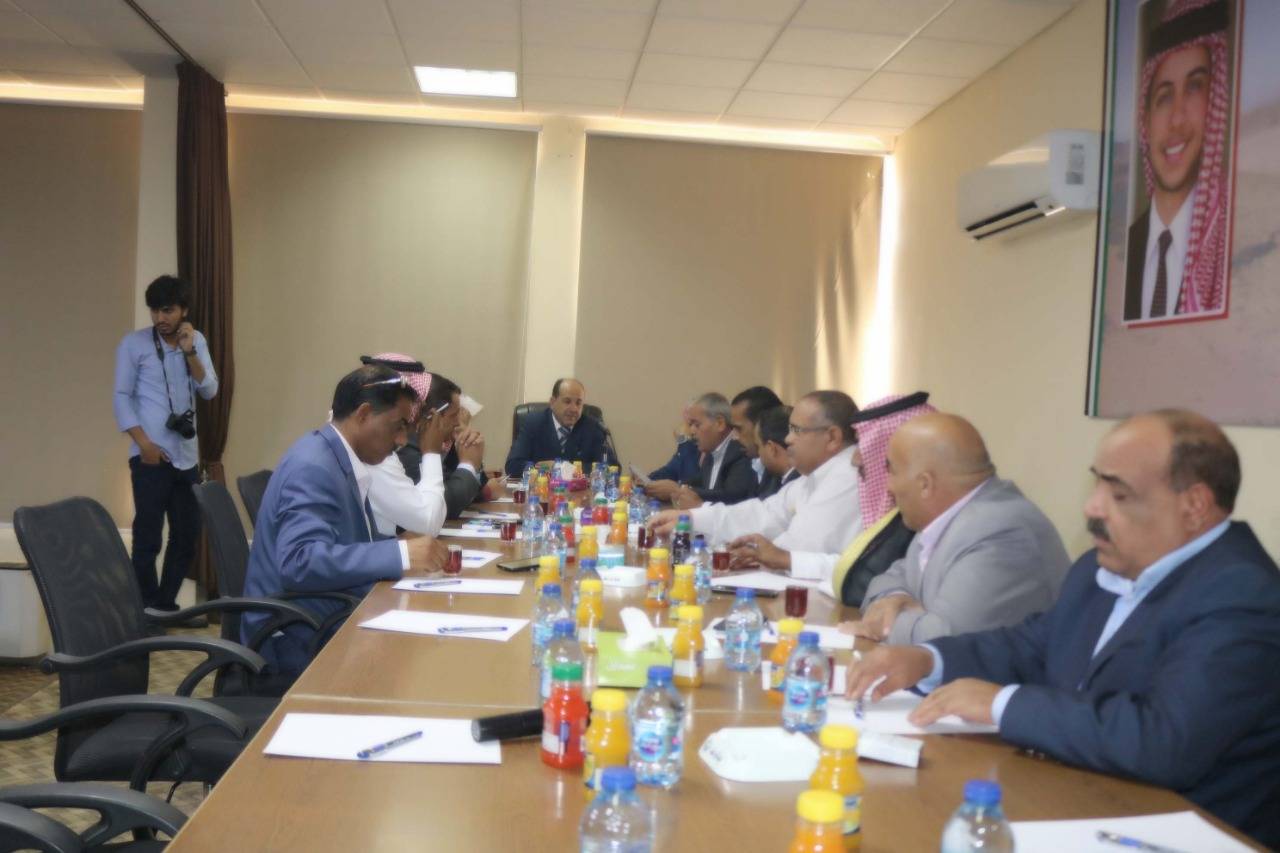 أجتماع تشاوري لرؤوساء بلديات الباديـــة الأردنية ( الشمالية ، الوسطى ، الجنوبية ) في قاعة بلدية لــــواء الموقـــر .