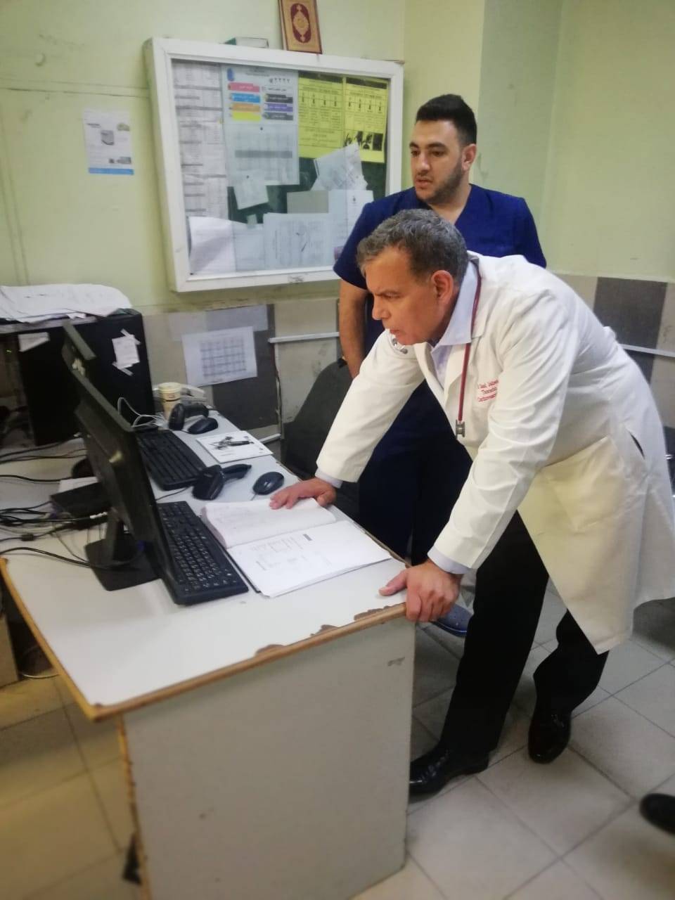 وزير الصحة سعد جابر يبدأ بالعمل كطبيب 