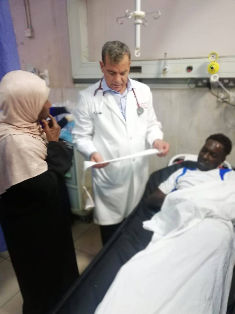 وزير الصحة سعد جابر يبدأ بالعمل كطبيب 