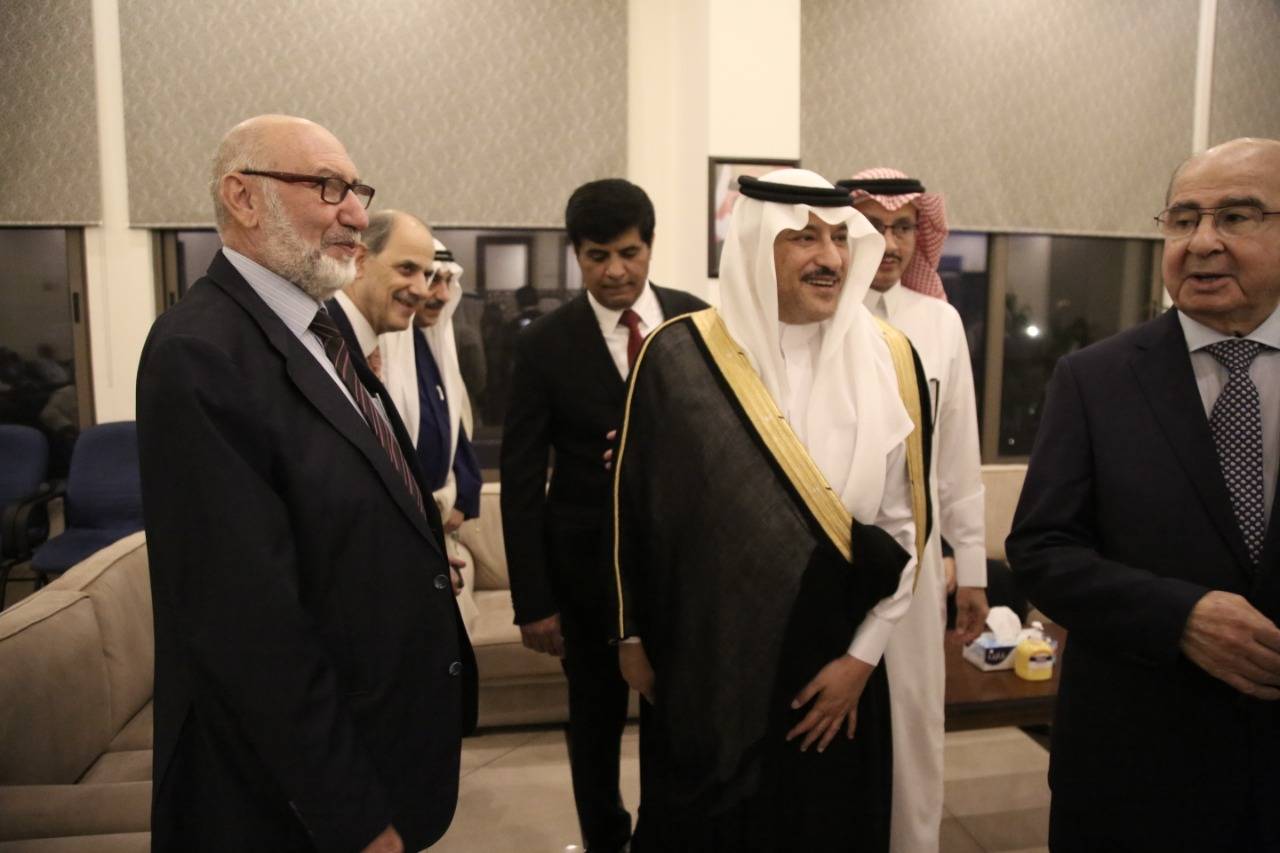سمو سفير خادم الحرمين الشريفين لدى الأردن يقدم واجب العزاء لرئيس الوزراء الأردني الاسبق طاهر المصري
