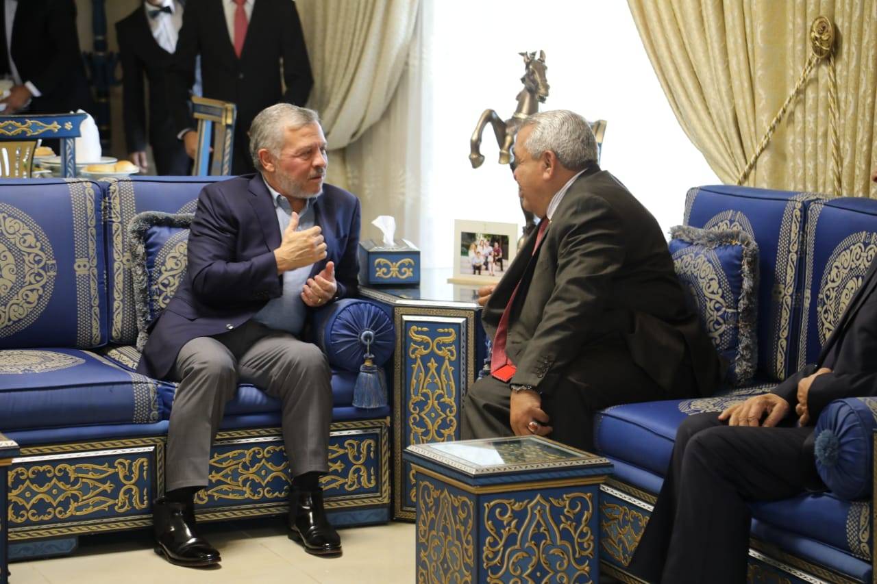 الملك وولي العهد يتناولان الغداء في منزل  الروابدة