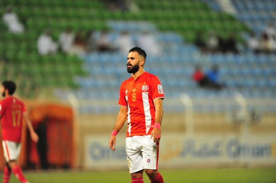 اللاعب عدي القرا يحصل على جائزة افضل لاعب اجنبي في الدوري العماني