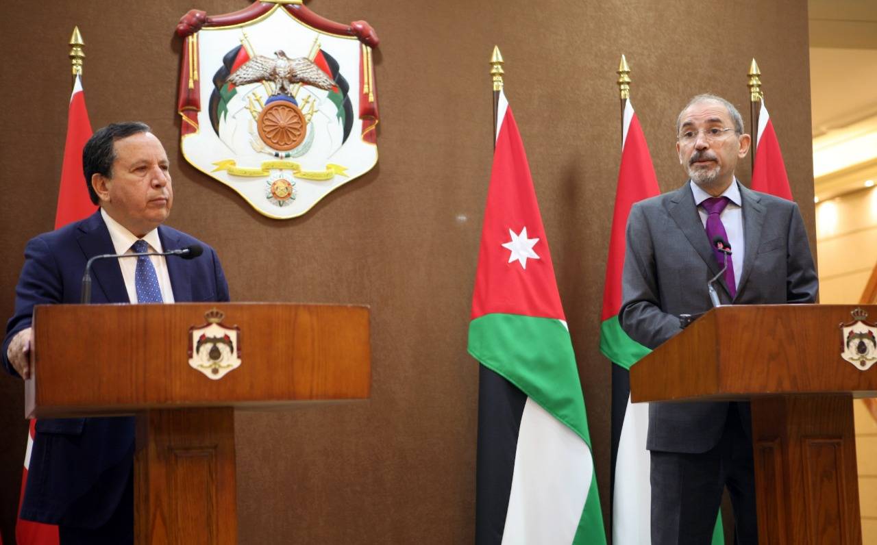 الصفدي يجري مباحثات مع نظيره التونسي 