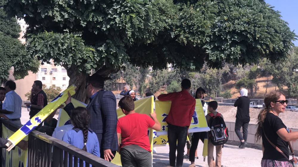 وقفة احتجاجية الآن من امام مجلس النواب  لمبادرة ابشر لدعوة جميع الاطراف للحوار 
