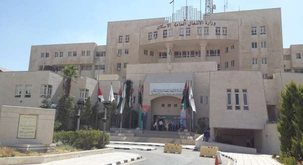 الاشغال : العمل بمشروع صيانة الطريق الصحراوي مستمر