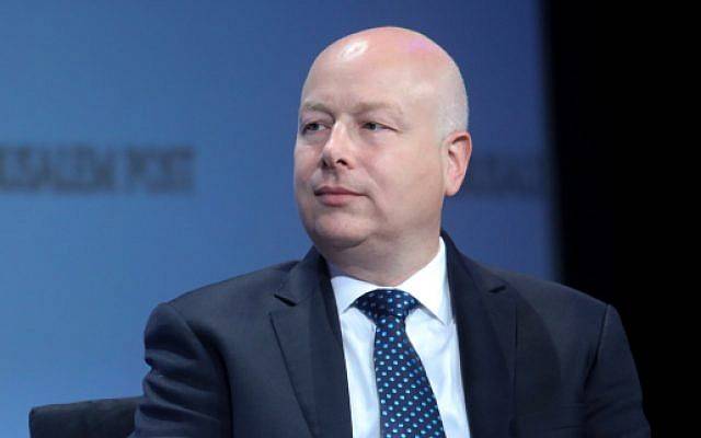 غرينبلات يتراجع عن استقالته