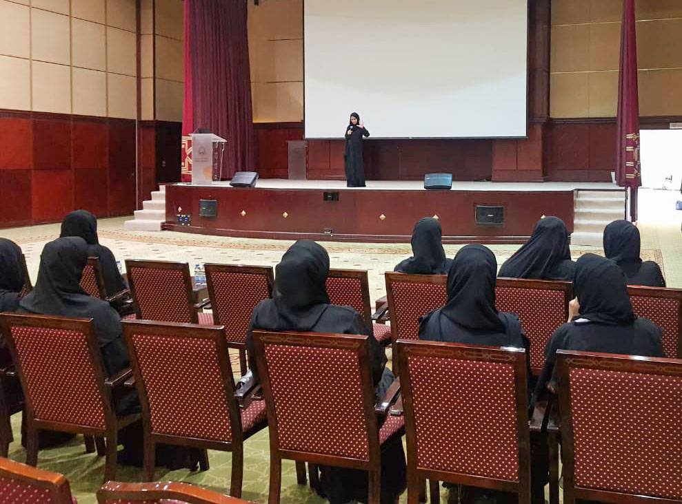 جامعة عجمان تُعرّف خريجيها المواطنين ببرنامج خبرتي