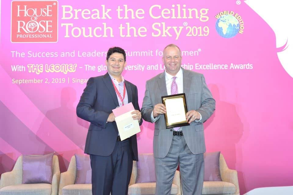 فاين الصحية القابضة تتألق في جوائز ليوني العالمية للتنوع بين الجنسين والتميز القيادي