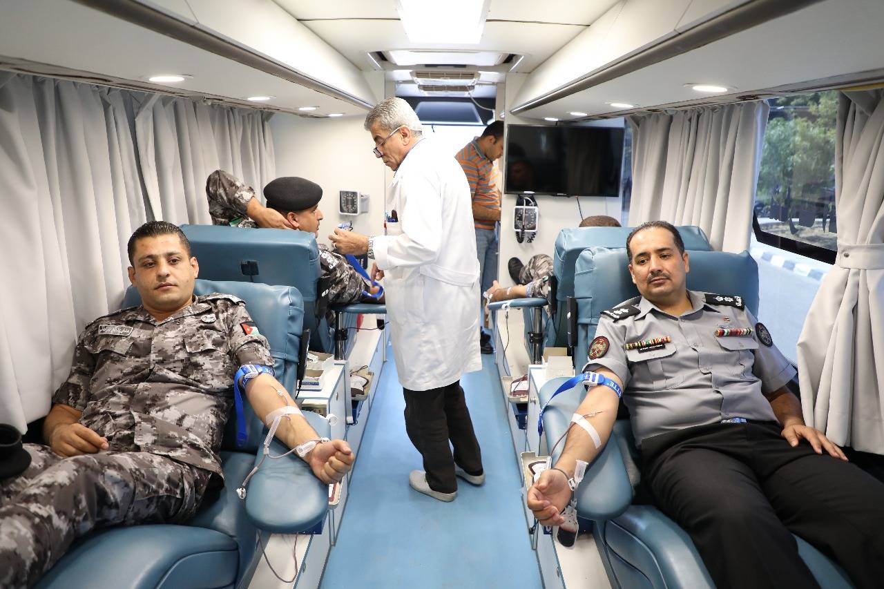 قوات الدرك تتبرع بالدم في حملة قطرة من دمك تنقذ روحا