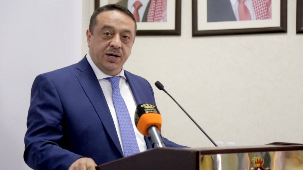 تخريج طلبة متدربين في رئاسة الوزراء