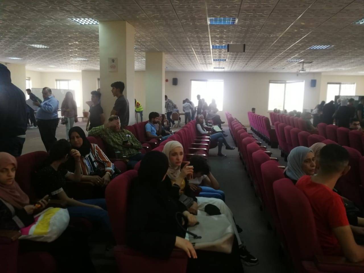 كلية عمان الجامعية تستقبل الطلبة الجدد للفصل الاول من العام 2019-2020  