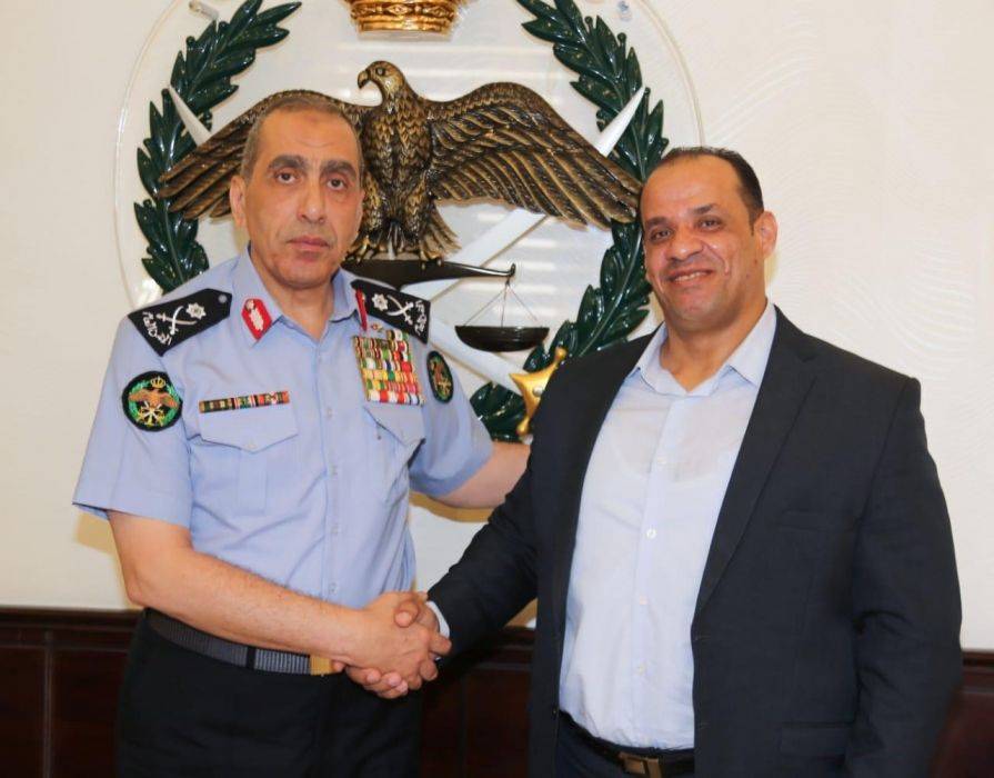 اللواء الحمود يستقبل العقيد محمد الدعجة بعد فوزه برئاسة فريق الخبراء العرب في مكافحة الإرهاب